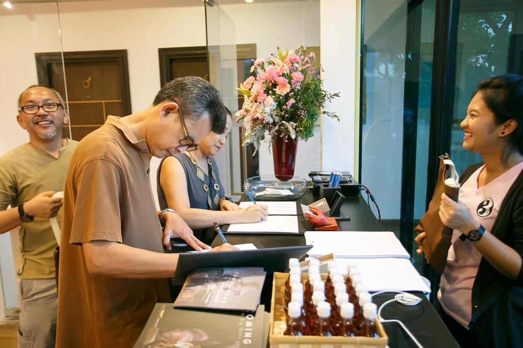Third Rock Hostel Bangkok Ngoại thất bức ảnh