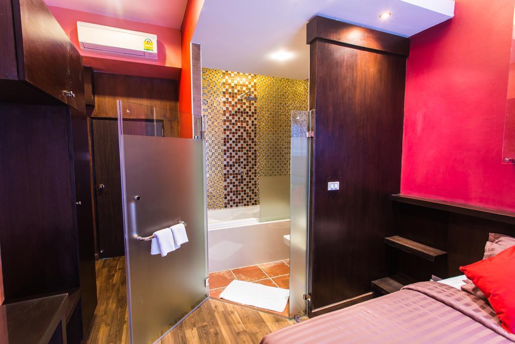 Third Rock Hostel Bangkok Ngoại thất bức ảnh