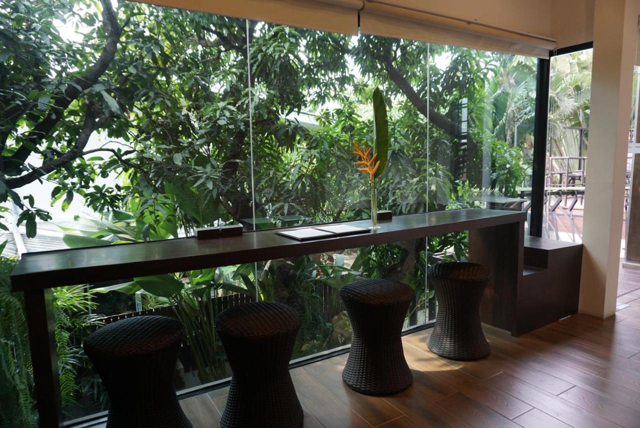 Third Rock Hostel Bangkok Ngoại thất bức ảnh