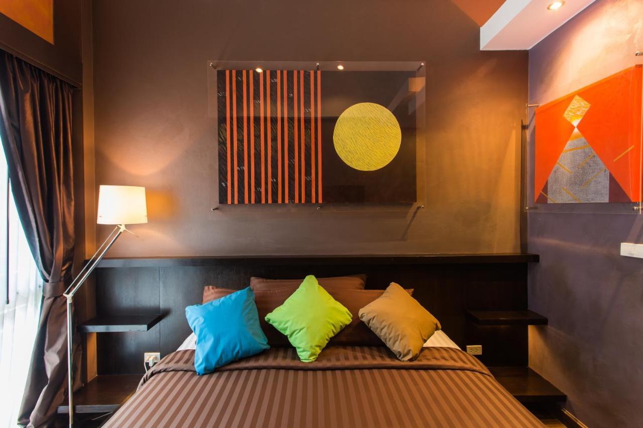 Third Rock Hostel Bangkok Ngoại thất bức ảnh