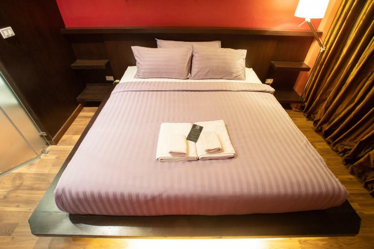 Third Rock Hostel Bangkok Ngoại thất bức ảnh
