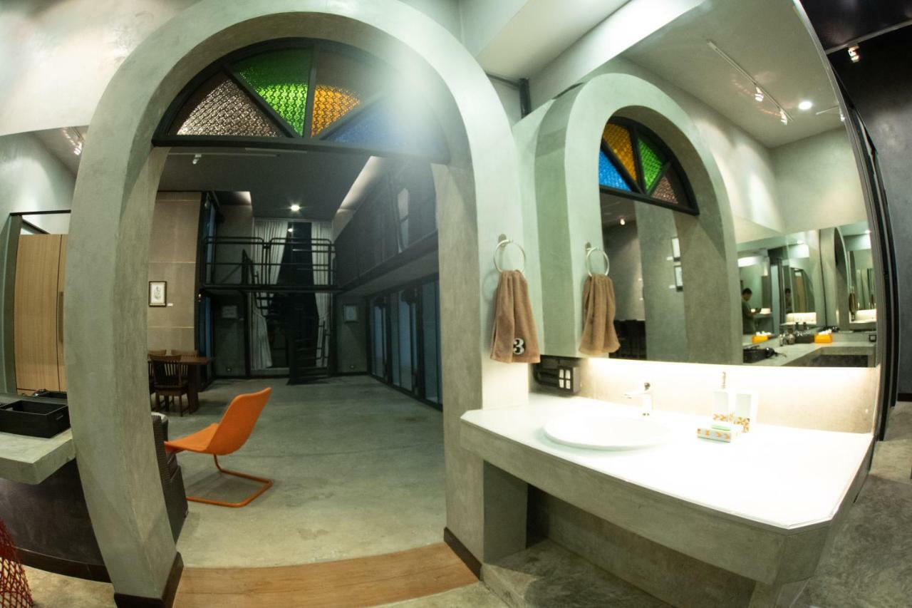 Third Rock Hostel Bangkok Ngoại thất bức ảnh