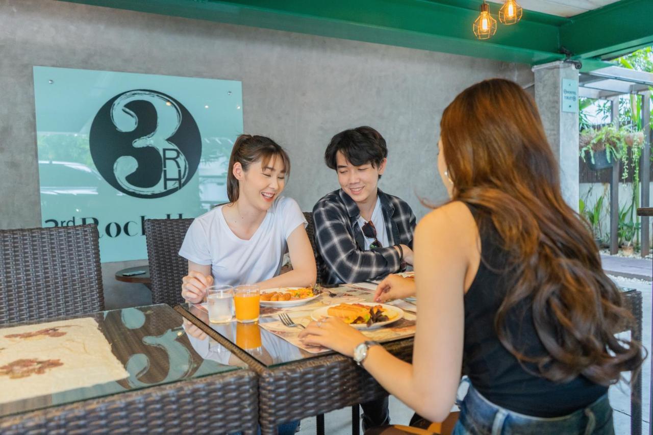 Third Rock Hostel Bangkok Ngoại thất bức ảnh