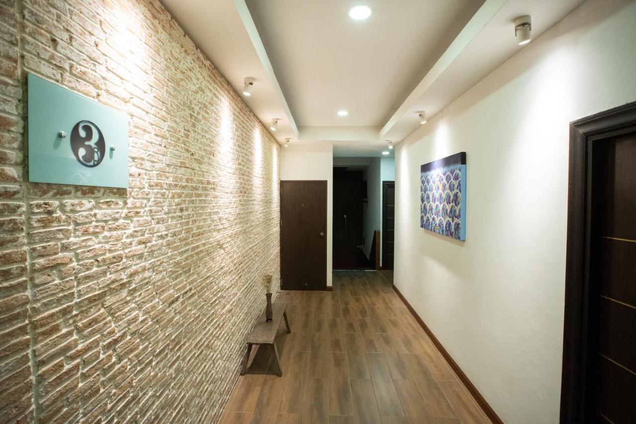 Third Rock Hostel Bangkok Ngoại thất bức ảnh